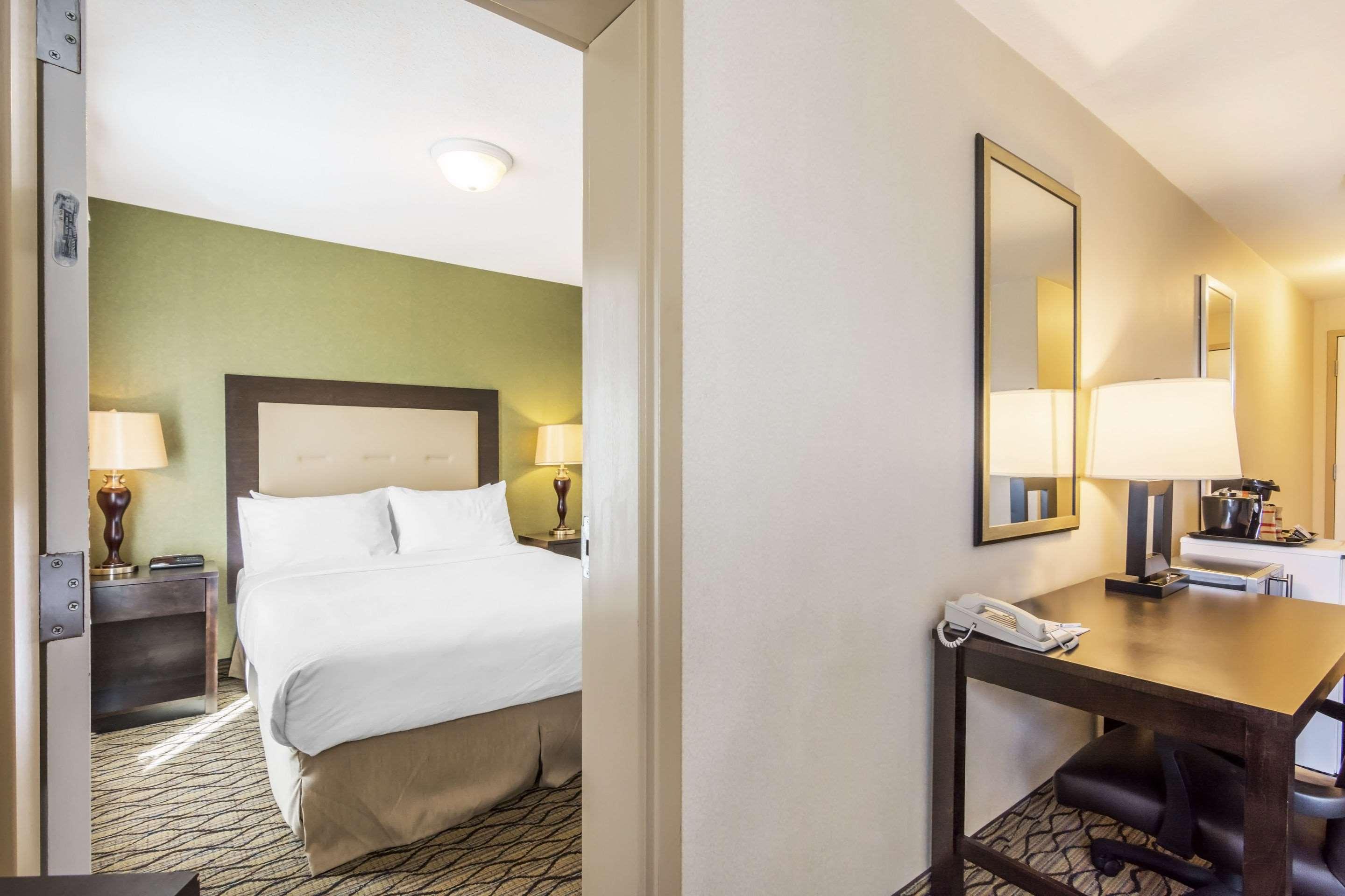 שרווד פארק Clarion Hotel & Conference Centre מראה חיצוני תמונה