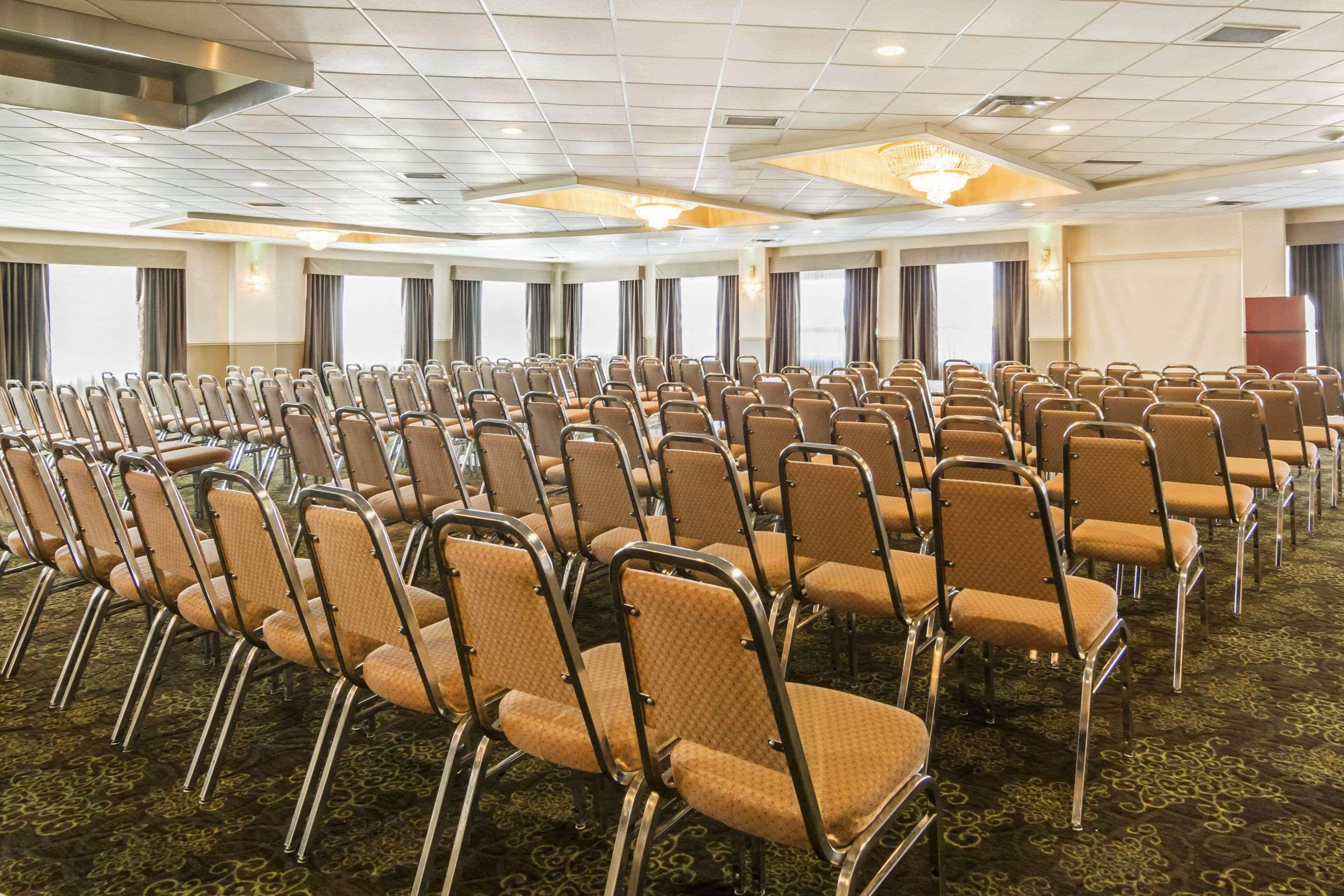 שרווד פארק Clarion Hotel & Conference Centre מראה חיצוני תמונה