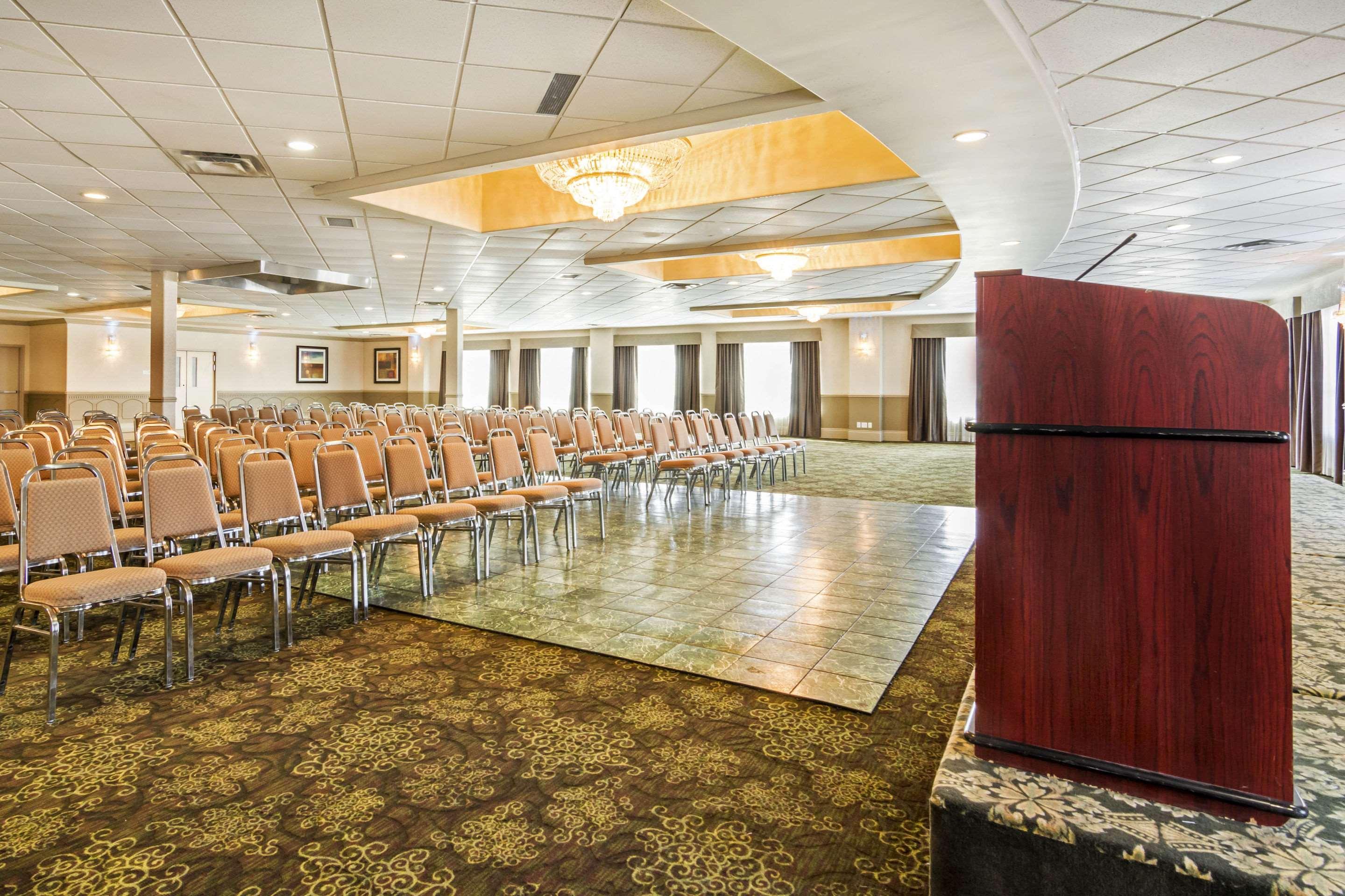 שרווד פארק Clarion Hotel & Conference Centre מראה חיצוני תמונה